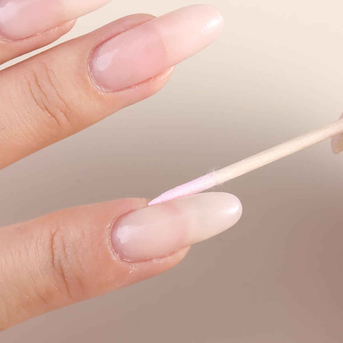 200pcs Pointed Tip Cotton Swabs with Wooden Sticks